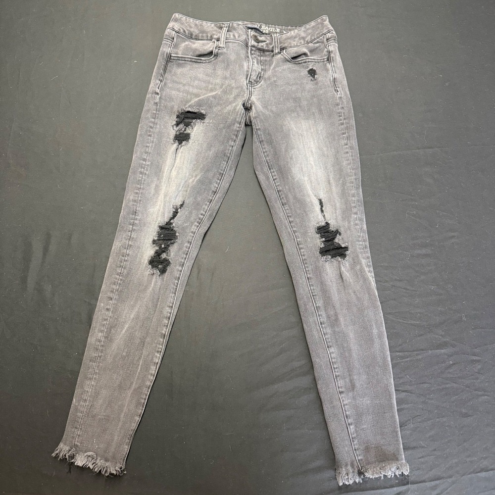 American Eagle Super Stretch‎ X Skinny Jeans Gray Distressed Frayed Hem Size 4 - Picture 3 of 12